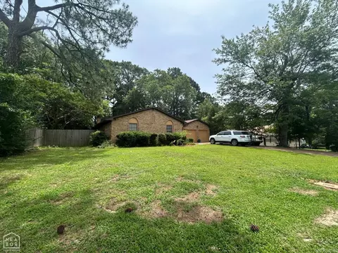 2104 Indian Trails St, Jonesboro, AR 72401