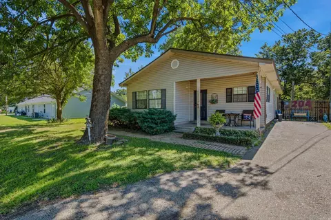 204 Peach St, Harrisburg, AR 72432