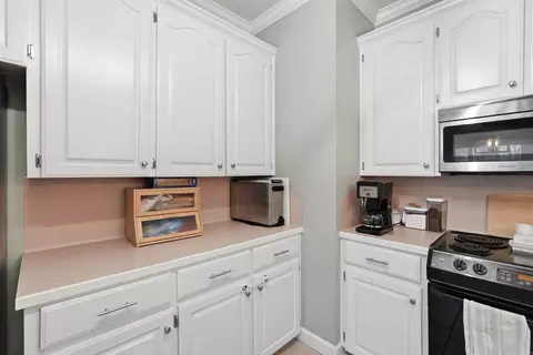 Kitchen - 2150 Dillard Dr, Conway, AR 72034 photo 3 of 3