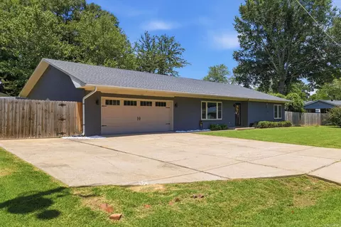 Exterior - 103 Byron St, Beebe, AR 72012 photo 2 of 8