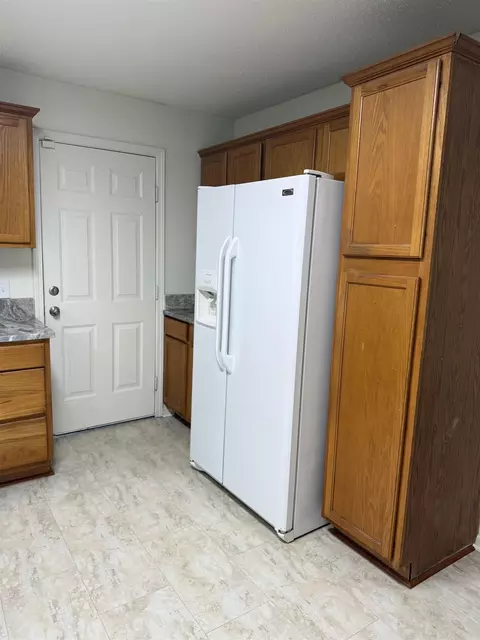 Kitchen - 1438 David Lee, Haskell, AR 72015 photo 2 of 2