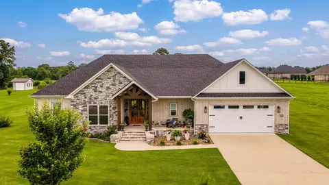 53 Republican Valley Dr, Greenbrier, AR 72058
