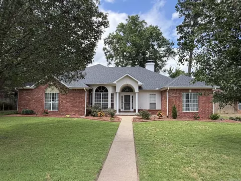 205 Country Club Pkwy, Maumelle, AR 72113