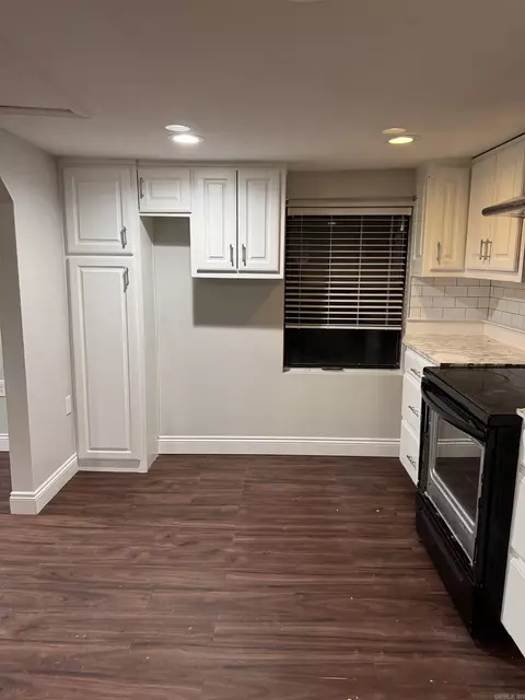 Kitchen - 1315 Cedar St, Benton, AR 72015 photo 2 of 2