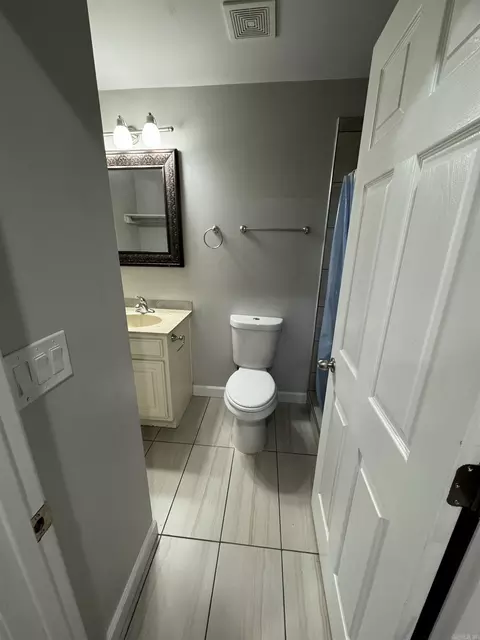 Bath - 1315 Cedar St, Benton, AR 72015 photo 4 of 7
