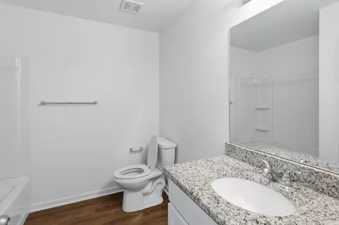 Bath - 1155 Gallery Dr, Conway, AR 72032 photo 2 of 2