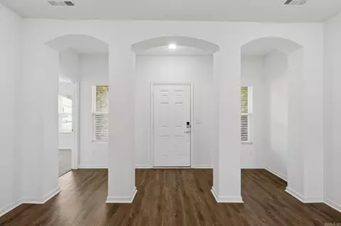 Entry Way - 1155 Gallery Dr, Conway, AR 72032 photo 2 of 5