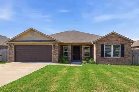 1155 Gallery Dr, Conway, AR 72032