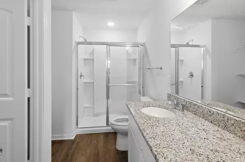 Bath - 1155 Gallery Dr, Conway, AR 72032 photo 1 of 2