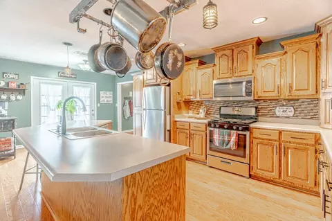 Kitchen - 103 Key Cir, Marked Tree, AR 72365 photo 2 of 4