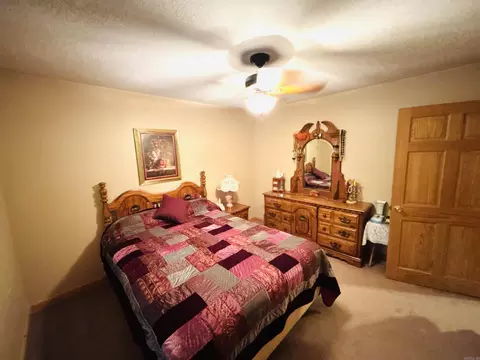 Bedroom - 252 Mitchell Rd, Mountain View, AR 72560 photo 5 of 6
