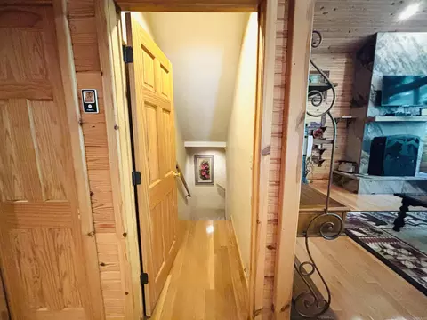 Entry Way - 252 Mitchell Rd, Mountain View, AR 72560 photo 6 of 6