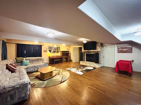Living - 252 Mitchell Rd, Mountain View, AR 72560 photo 9 of 9