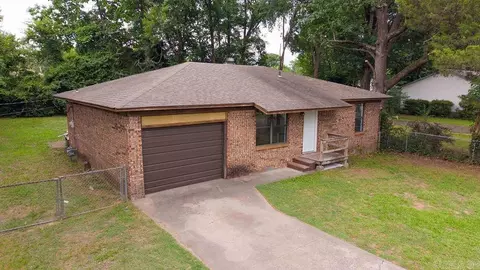 Exterior - 724 2nd Ave, Conway, AR 72032 photo 2 of 6