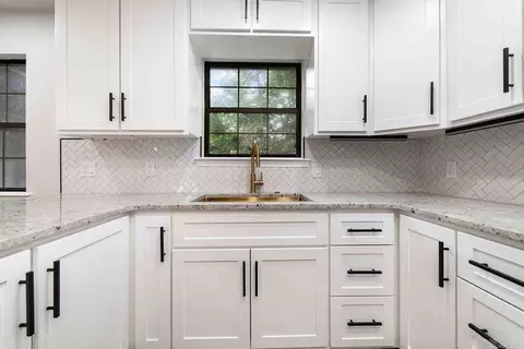 Kitchen - 724 2nd Ave, Conway, AR 72032 photo 1 of 5