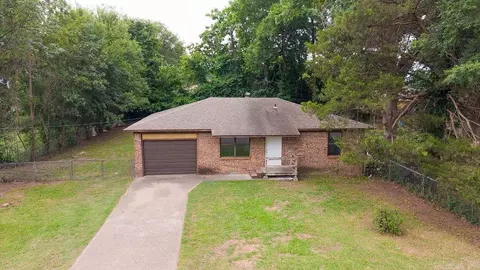 724 2nd Ave, Conway, AR 72032