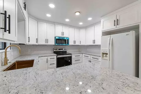 Kitchen - 724 2nd Ave, Conway, AR 72032 photo 4 of 5