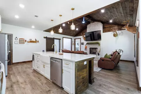 Kitchen - 139 Hayden Dr, Beebe, AR 72012 photo 6 of 6