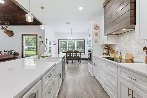Kitchen - 139 Hayden Dr, Beebe, AR 72012 photo 3 of 6