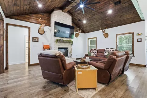 Living - 139 Hayden Dr, Beebe, AR 72012 photo 2 of 3