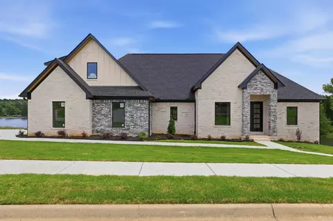 7612 S Shoreline Blvd, Benton, AR 72019