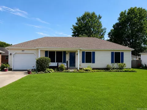 800 Redwood Dr, Paragould, AR 72450