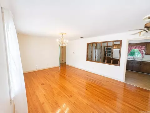 Living - 206 Crouch St, Benton, AR 72019 photo 3 of 3