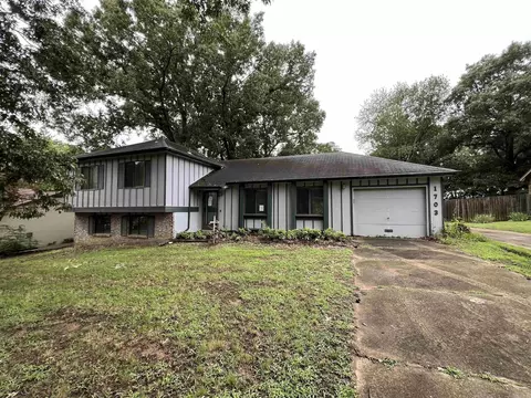 1703 Smoot Dr, Jonesboro, AR 72401