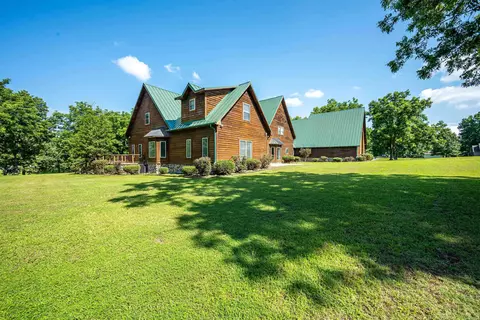 100 Plantation Ln, Batesville, AR 72501
