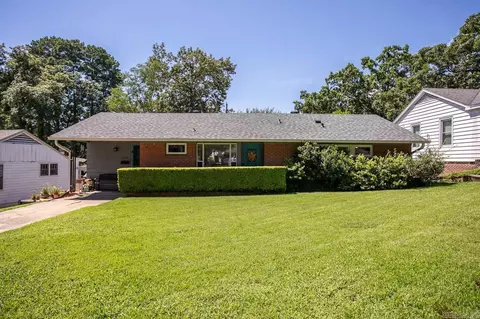 1318 Pine Valley Rd, Little Rock, AR 72207
