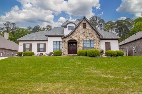 13808 Foxfield Ln, Little Rock, AR 72211