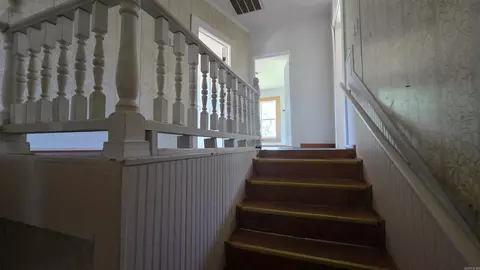 Entry Way - 811 Wallace, De Queen, AR 71832 photo 1 of 4