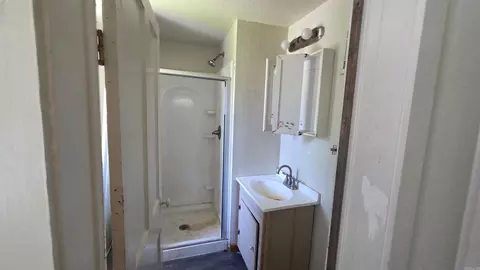 Bath - 811 Wallace, De Queen, AR 71832 photo 2 of 2