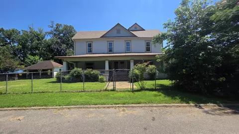 811 Wallace, De Queen, AR 71832