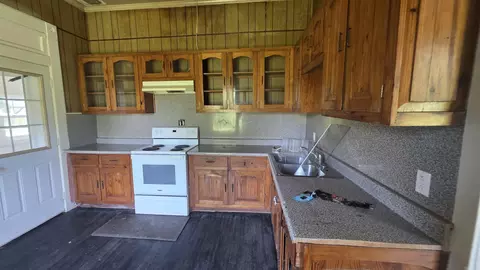 Kitchen - 811 Wallace, De Queen, AR 71832 photo 1 of 1