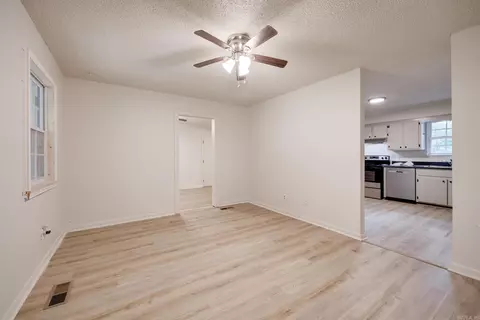Living - 6823 Foxfire Dr, Benton, AR 72019 photo 2 of 7