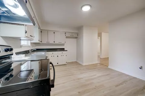 Kitchen - 6823 Foxfire Dr, Benton, AR 72019 photo 3 of 3