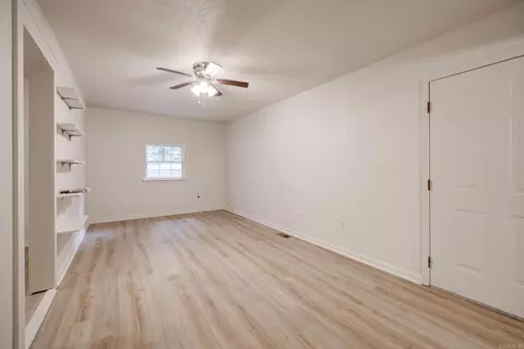 Living - 6823 Foxfire Dr, Benton, AR 72019 photo 5 of 7