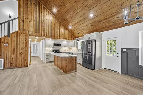 Kitchen - 264 Smith Rd, Searcy, AR 72143 photo 1 of 2