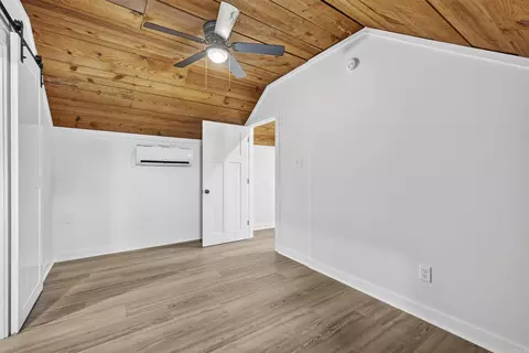 Bedroom - 264 Smith Rd, Searcy, AR 72143 photo 2 of 3