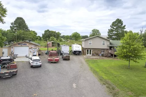 815 Old County Rd N, Plainview, AR 72857