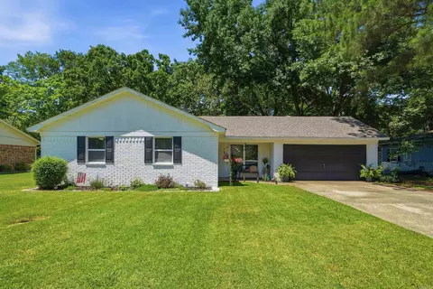 10 Northwood Dr, Conway, AR 72034