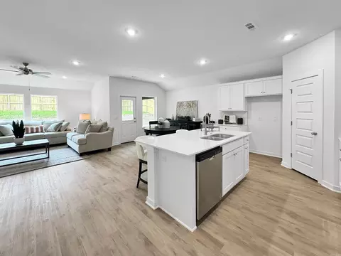 Kitchen - 502 Cherry St, Beebe, AR 72012 photo 3 of 5