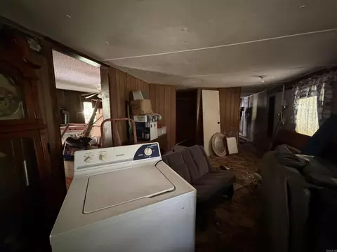 Entry Way - 1300 Hc 33, Compton, AR 72624 photo 2 of 2