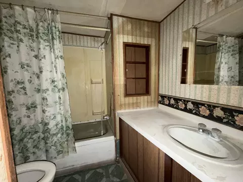 Bath - 1300 Hc 33, Compton, AR 72624 photo 2 of 2