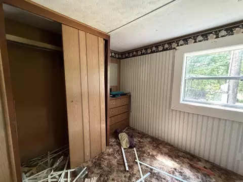 Bedroom - 1300 Hc 33, Compton, AR 72624 photo 2 of 3