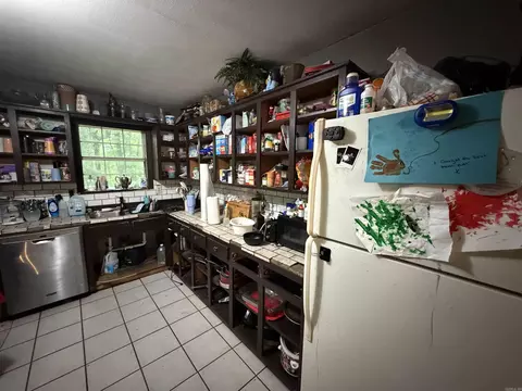 Kitchen - 45 Doyle Ln, Delight, AR 71940 photo 1 of 2