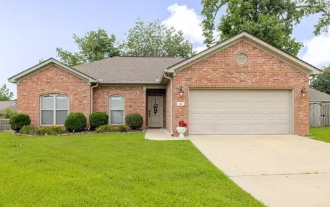 301 Sandlewood Dr, Benton, AR 72015