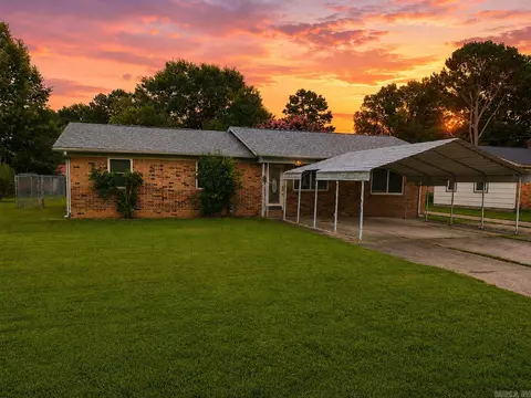 175 Maple St, Kensett, AR 72082