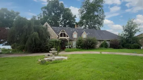 18 River Road Dr E, Mayflower, AR 72106